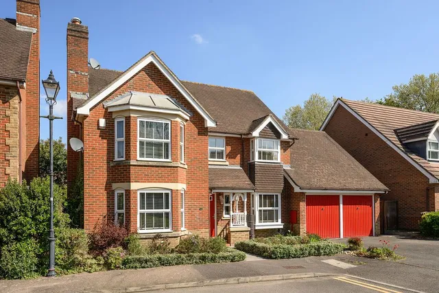Lawson Walk, Carshalton Beeches - media 1